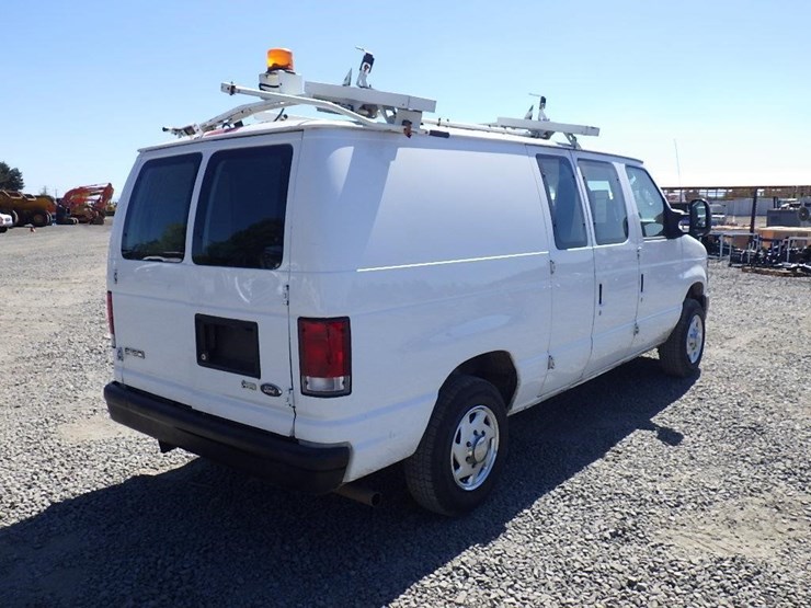 2009-utility-van-image-4