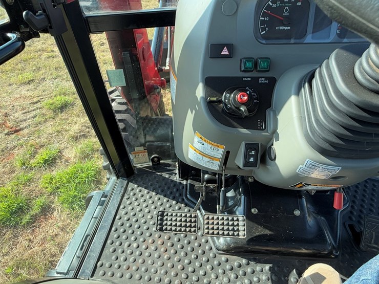 mahindra-2555-image-21