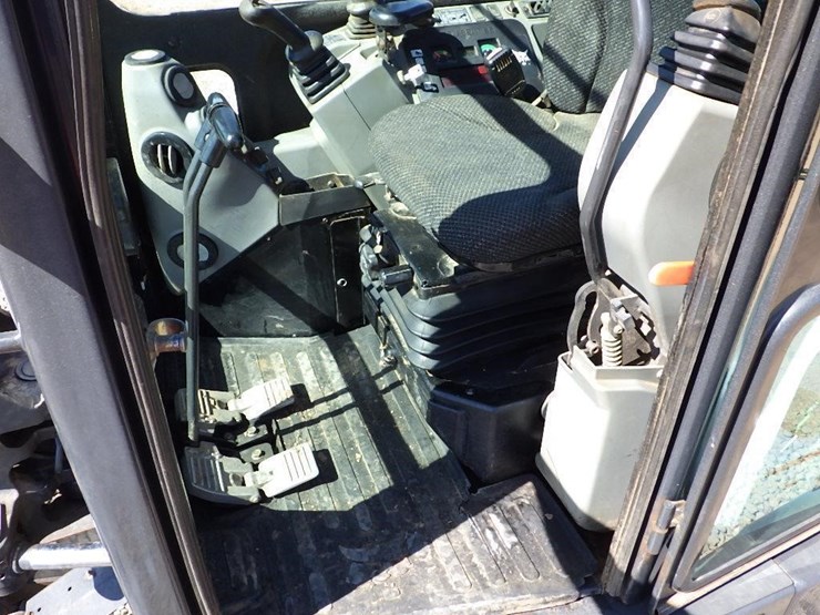 2012-bobcat-e50-image-32