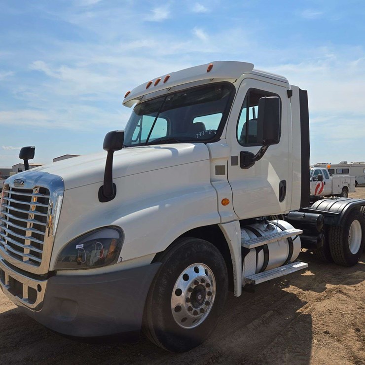 2014 FREIGHTLINER CASCADIA 125