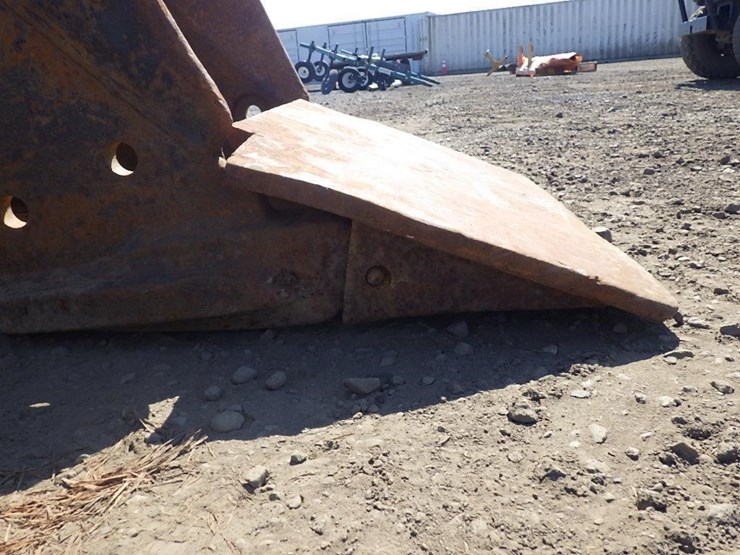 caterpillar-320-image-13