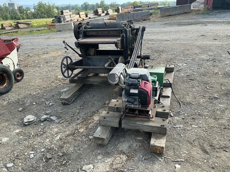 international-435t-image-47