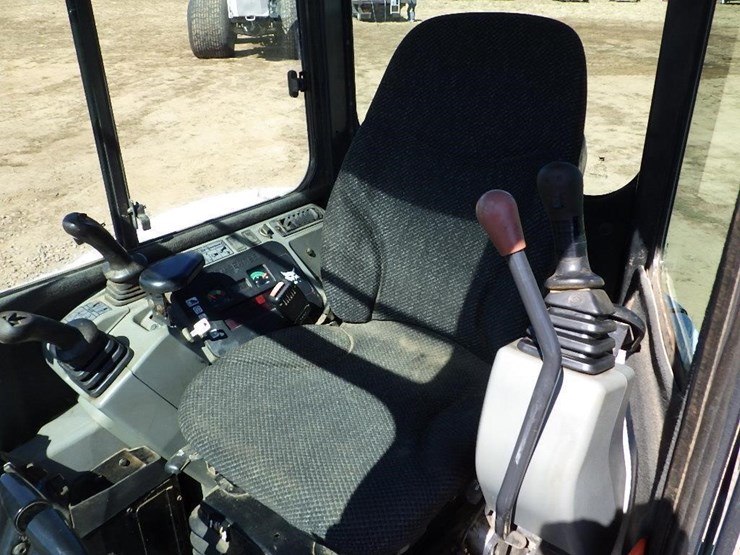 2012-bobcat-e50-image-33