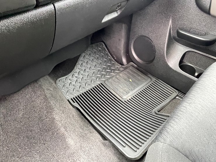 2011-chevrolet-silverado-1500-image-63