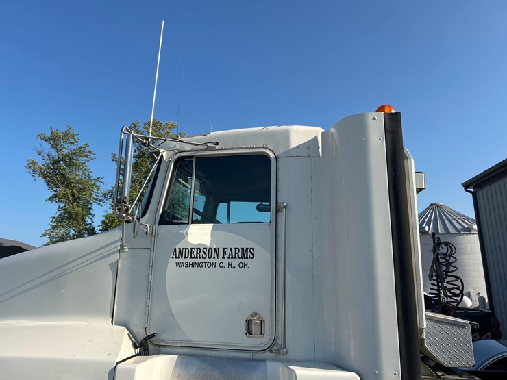 1990-kenworth-t600-image-22