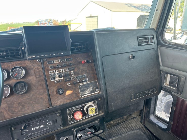 1990-kenworth-t600-image-31
