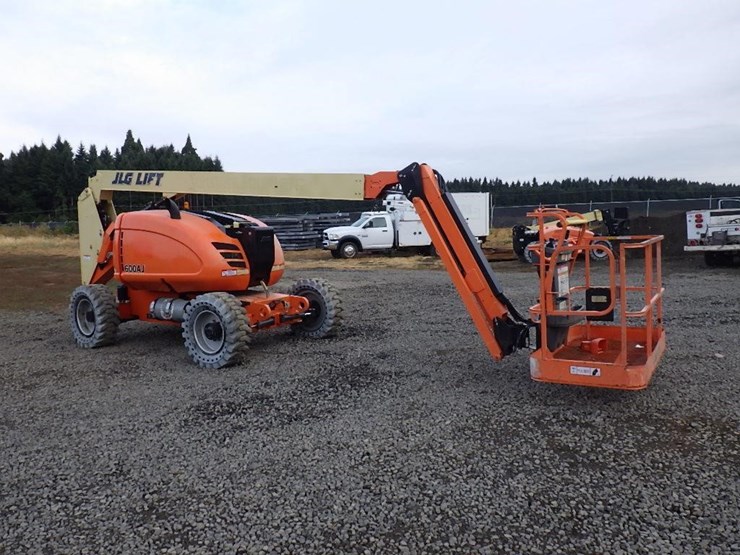 2017-jlg-600ajn-image-2