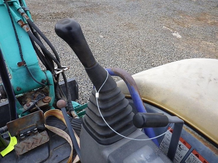 komatsu-pc35mr-1-image-23