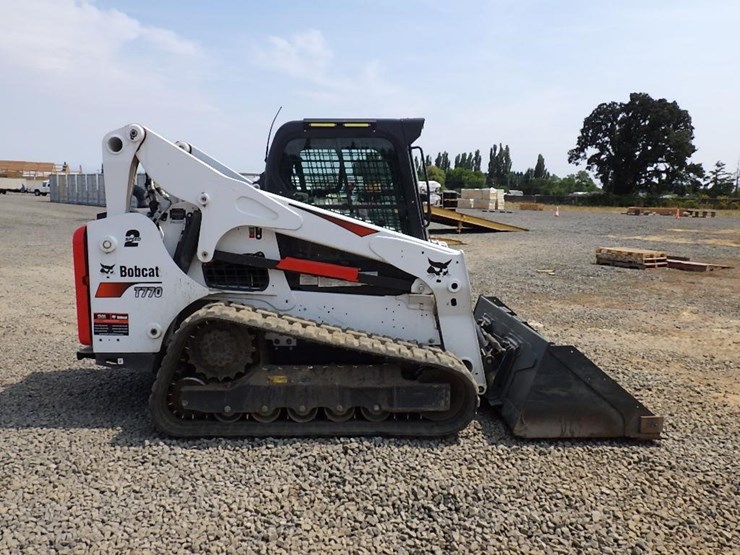 2022-bobcat-t770-image-3