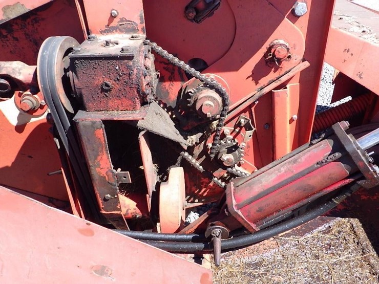 hesston-1070-image-9