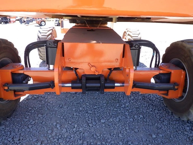 2009-jlg-400s-image-27