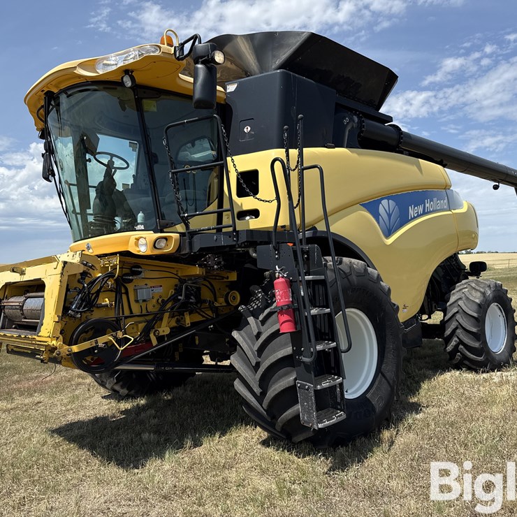 2008 NEW HOLLAND CR9070