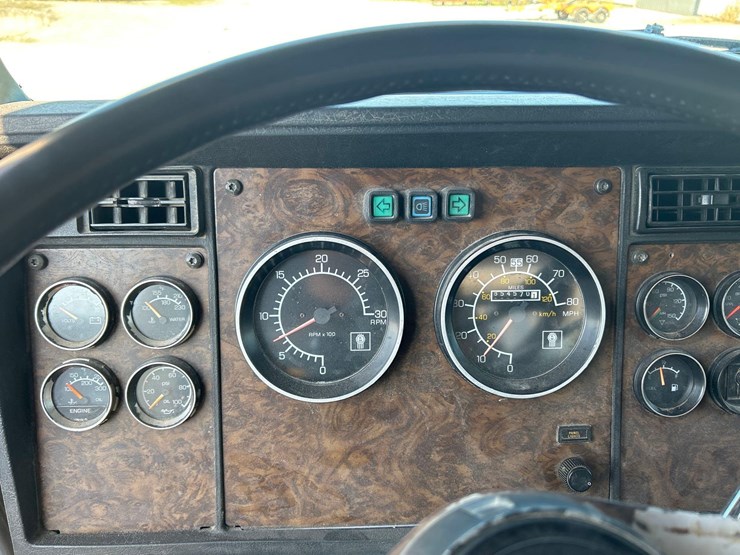 1990-kenworth-t600-image-35