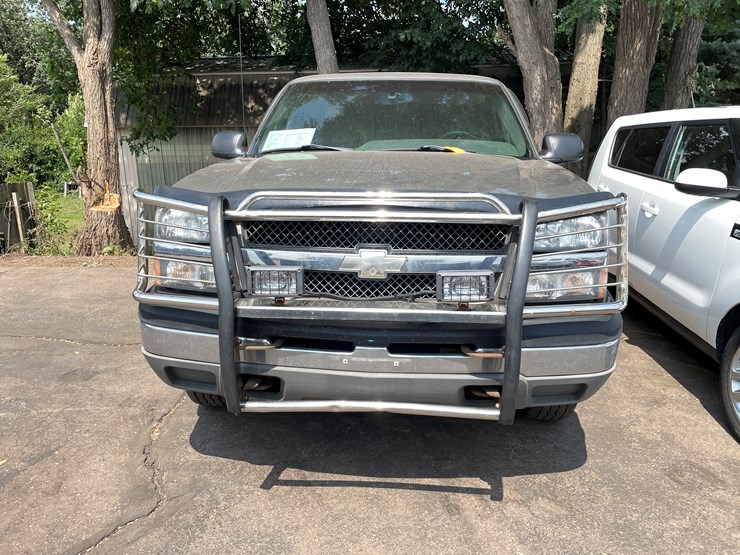 2003-chevrolet-silverado-1500-image-2