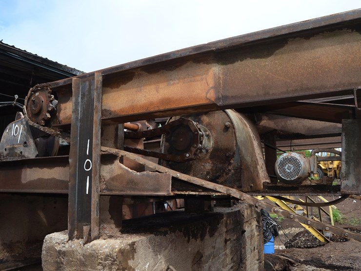 23'-4-strand-log-deck-w/-#78-chain-w/-stop-&-loader-w/-nose-skids-w/-electric-drive-image-6