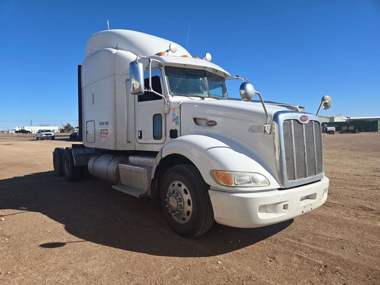 2013-peterbilt-386-image-2