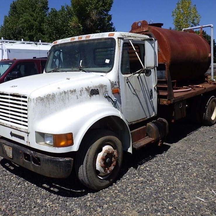 1999 INTERNATIONAL 4700