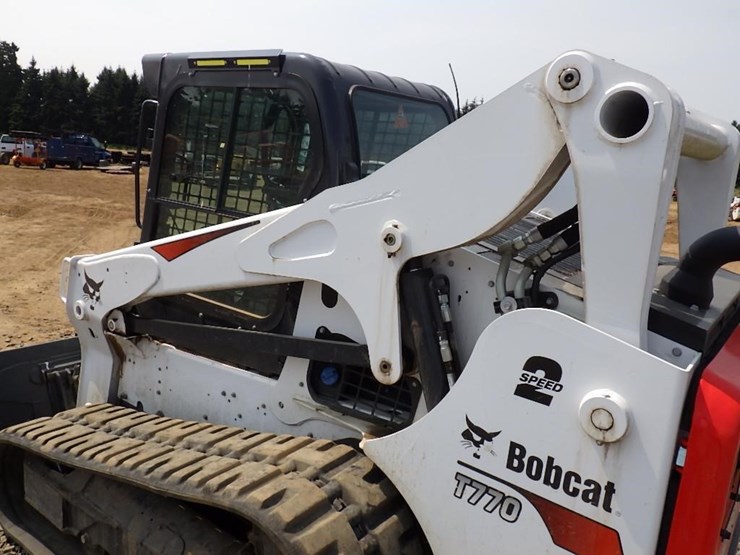 2022-bobcat-t770-image-12