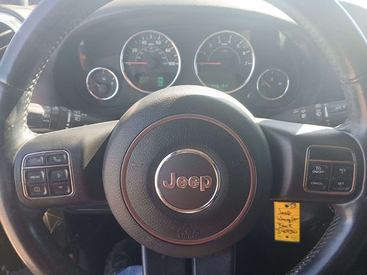 2013-jeep-wrangler-unlimited-rubicon-image-7