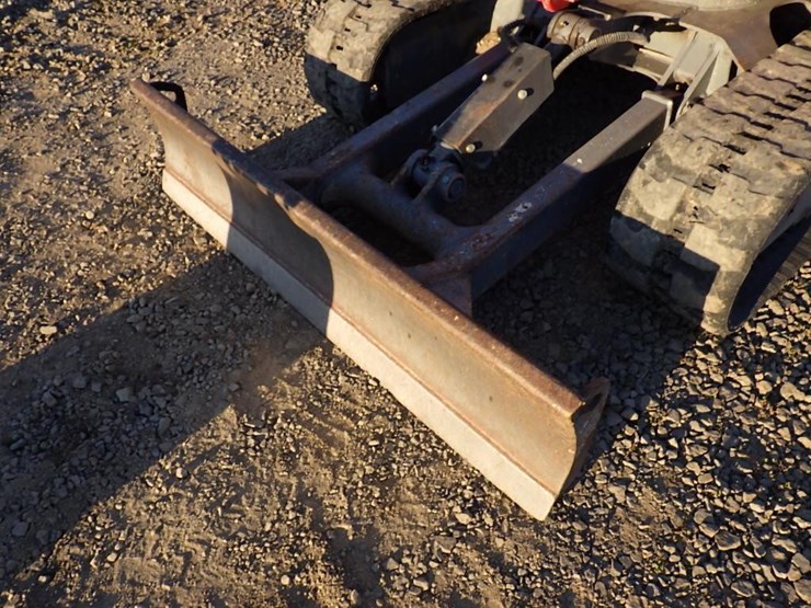 2019-takeuchi-tb230-image-15