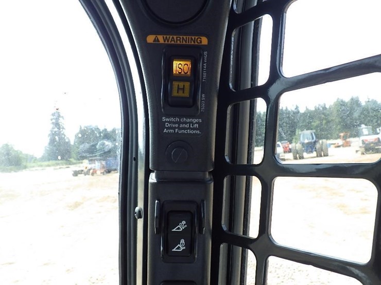 2022-bobcat-t770-image-23