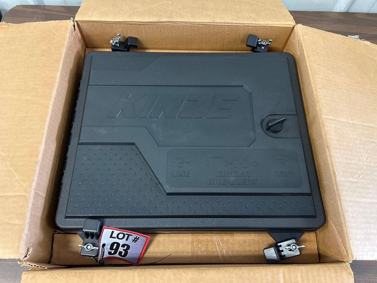 kinze-4900-image-1