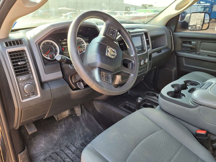 2016-ram-2500-tradesman-image-9