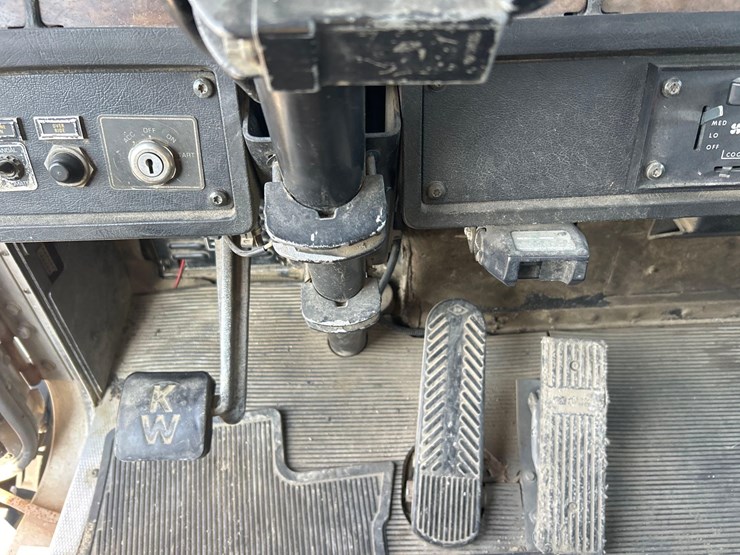 1990-kenworth-t600-image-34