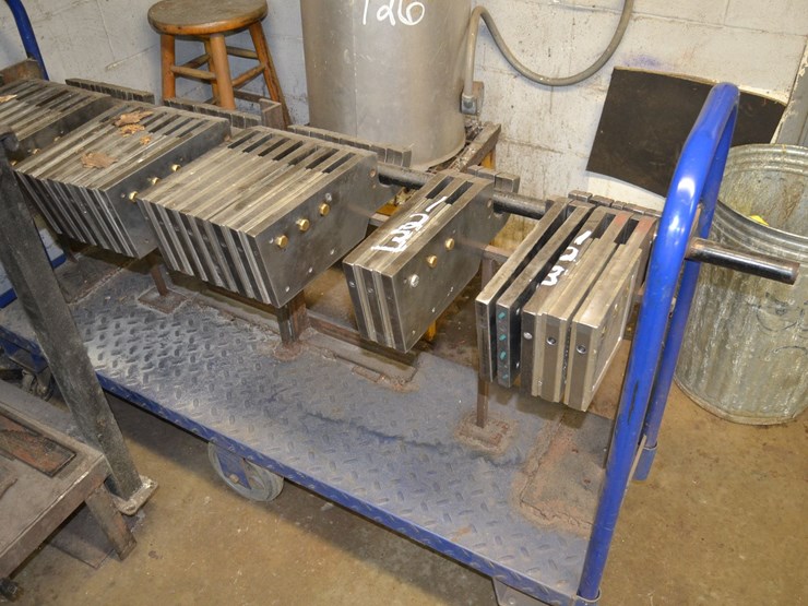 33-retipped-and-sharpened-saws-for-corley-gang-edger-w/-saw-cart-w/-39-saws-needs-resharpening-w/-guides-w/-guide-cart-image-5