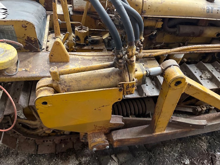 caterpillar-d2-image-42