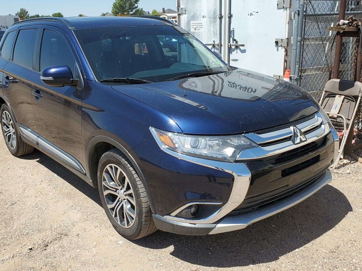 2016-mitsubishi-outlander-image-2