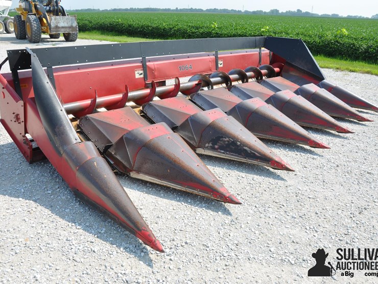 case-ih-1064-image-3