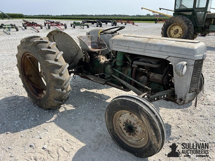 massey-ferguson-35-image-16