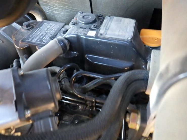 2019-takeuchi-tb230-image-23