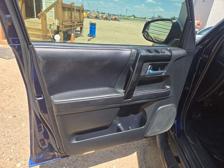2017-toyota-4-runner-image-8