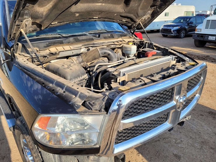 2016-ram-2500-tradesman-image-15