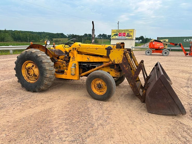 massey-ferguson-30-image-3