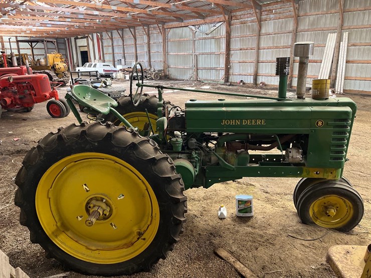 john-deere-b-image-4