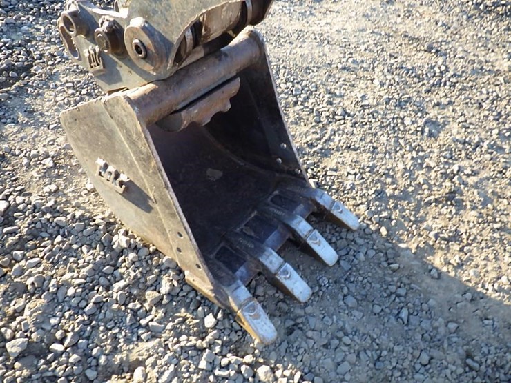 2019-takeuchi-tb230-image-7