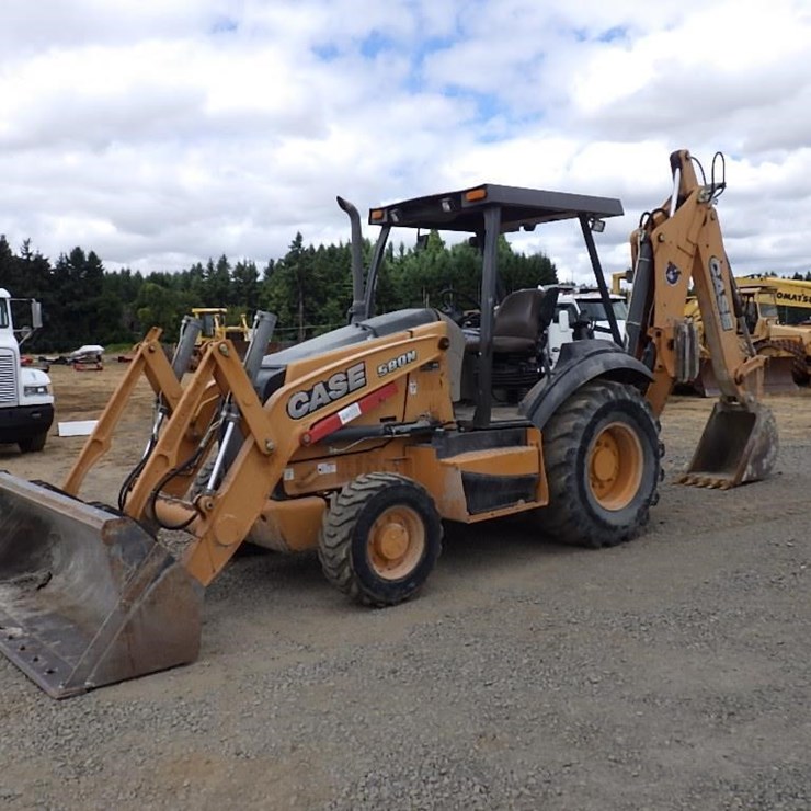 2012 CASE 580N