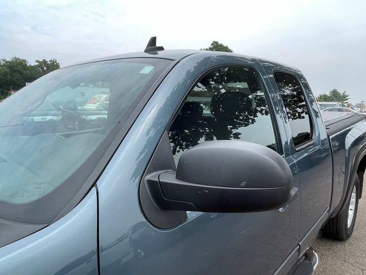 2011-chevrolet-silverado-1500-image-17
