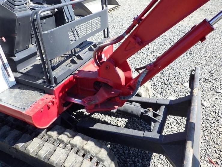 takeuchi-tb020-image-14