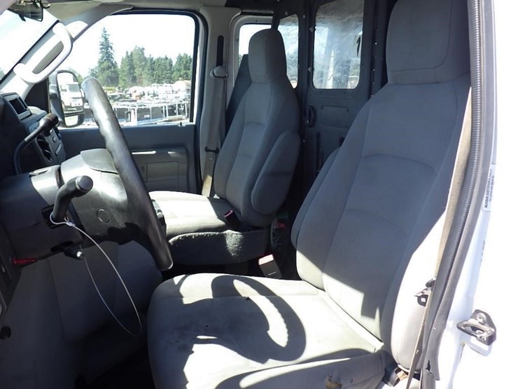 2009-utility-van-image-14