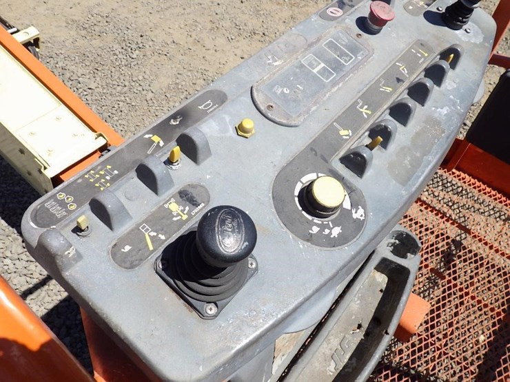 2009-jlg-400s-image-15
