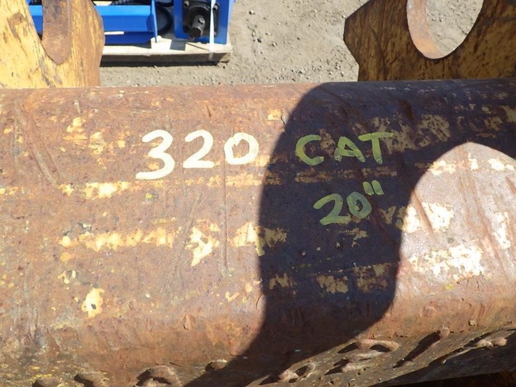caterpillar-320-image-8