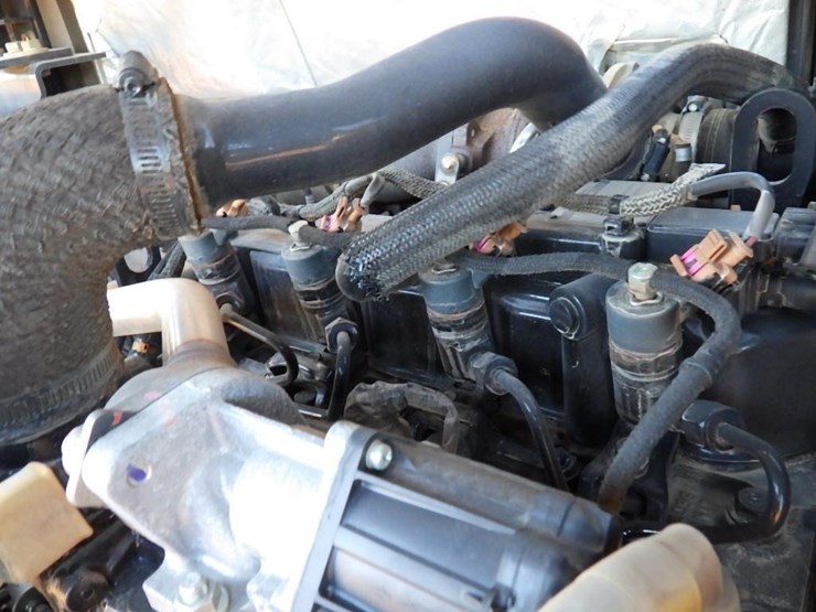 2019-takeuchi-tb260-image-21