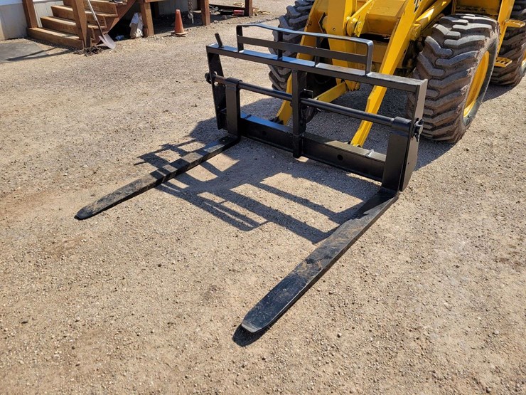 deere-244e-image-2