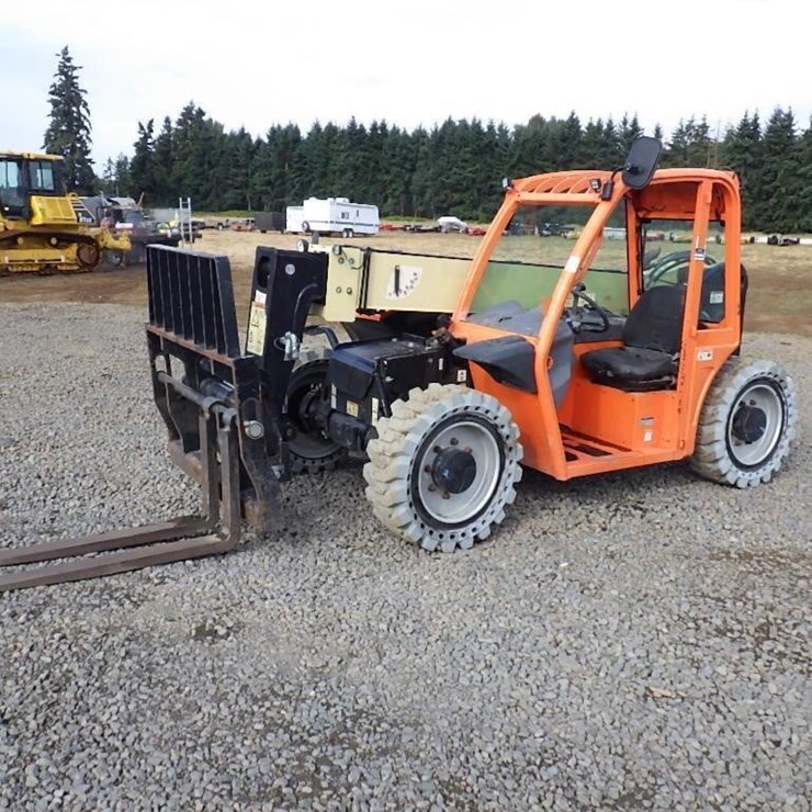 2017 JLG G5-18A