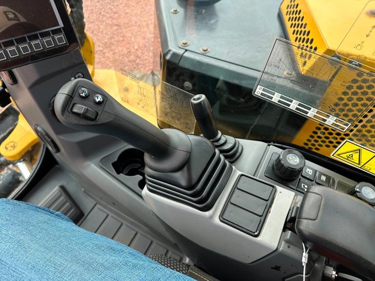 2020-caterpillar-306-cr-image-55