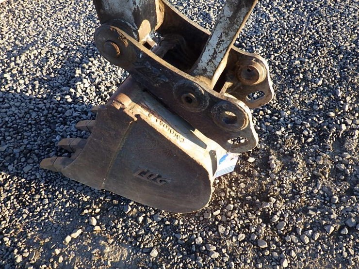 2019-takeuchi-tb260-image-8
